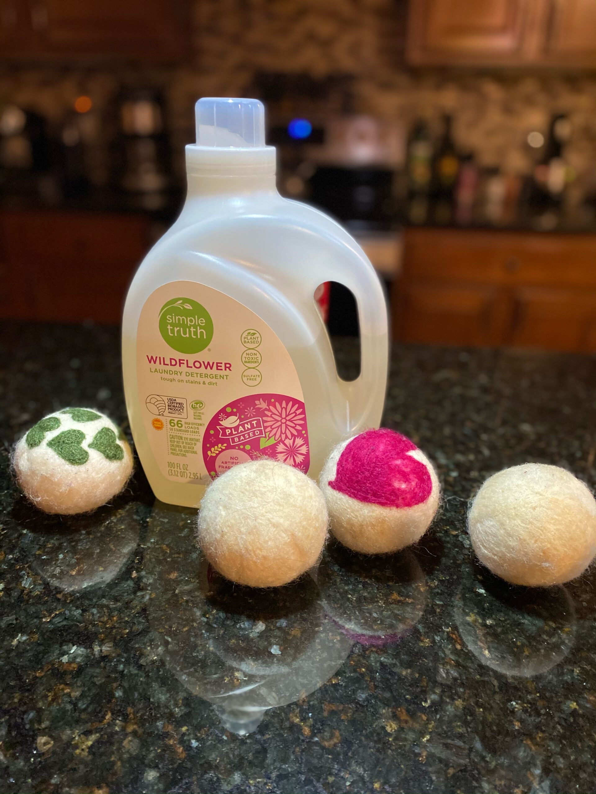wool dryer ball and non toxic laundry detergent